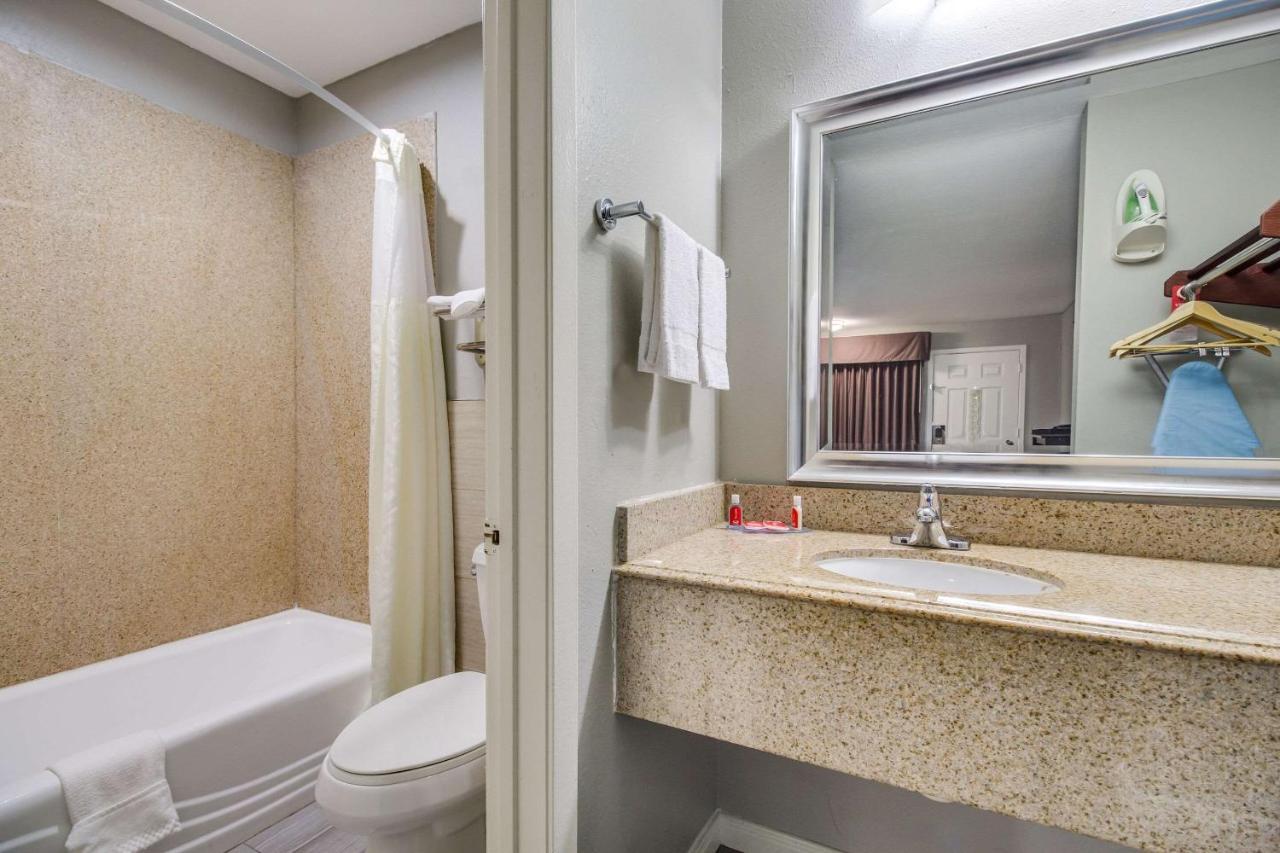 Econo Lodge Houston Brookhollow Luaran gambar